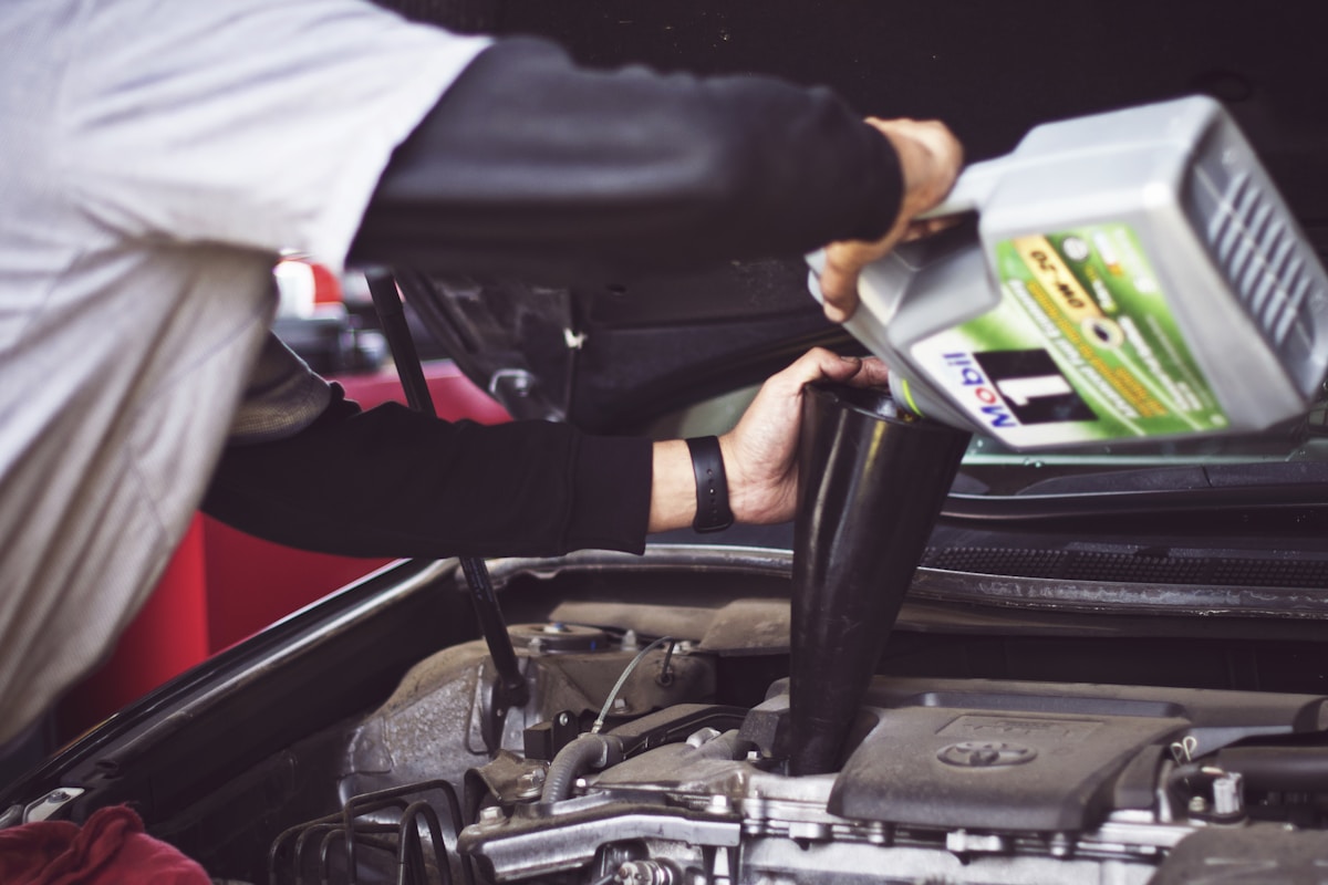 servicing workshop image